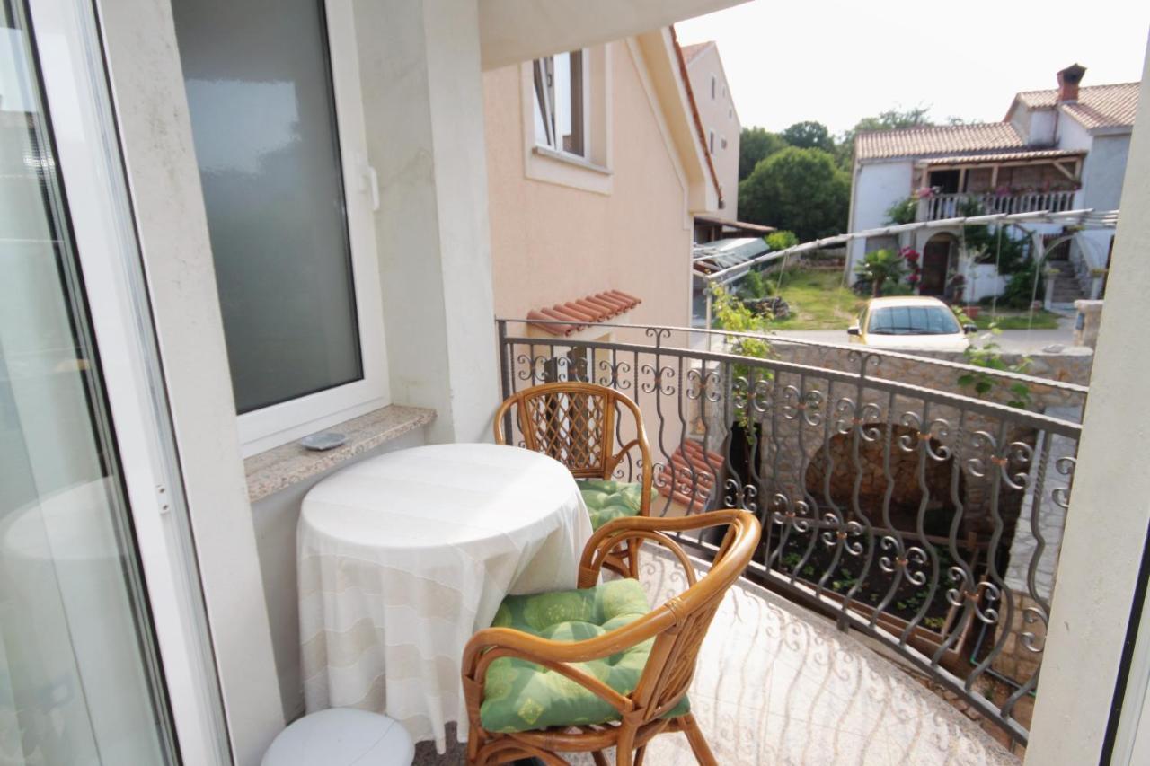 Apartment Njivice 5458d Exterior foto